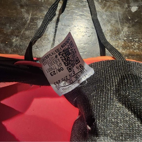 shoes just don’t fit me anymore they only been worn 3 times on court - Picture 5 of 7